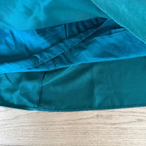 Lulu’s - Exclusive Charm Taffeta Puff Sleeve Midi Dress in Emerald Green thumbnail 2