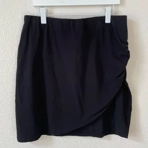 Michael Stars Cross Front Mini Skirt Black Size XL Ruched Goth Casual Cotton thumbnail 1