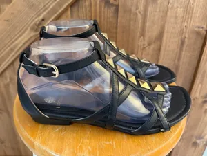 Isola Women’s Black Studded Gladiator Sandals Size 7.5M thumbnail 1