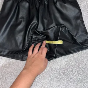 Faux Leather Shorts Black Size M thumbnail 10