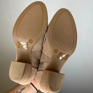 Sole Society Romy Tan Suede Ankle Boots Block Heel Size 6B/36 Taupe Booties thumbnail 5