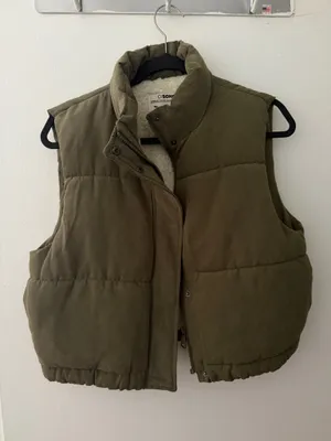 Vest  thumbnail 1