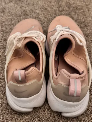 Pink Nike Presto Sneakers thumbnail 2