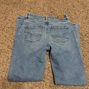 American Eagle Mom Jeans thumbnail 2