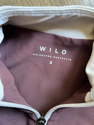 Wilo The Label athletic crop top 1/2 zip sports bra size small thumbnail 2