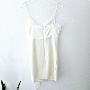 NEW Cinq à Sept Cara Tie Waist Mini Dress Size 4 Ivory‎ Bridal Satin thumbnail 9