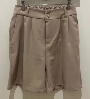 Tan Women's Shorts Size 2 thumbnail 1