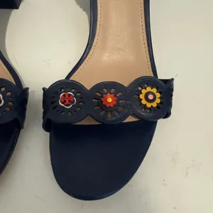 TORY BURCH Marguerite Perforated Floral Navy Blue Slingback Block Heel Sandal 10 thumbnail 4