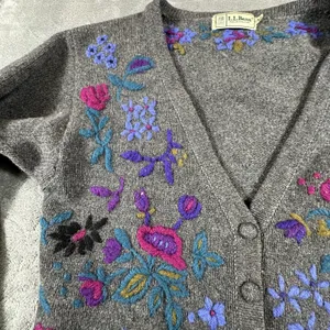 VTG L.L. Bean Womens M 100% Wool Cardigan Sweater Embroidered Elbow Patches 80's thumbnail 3