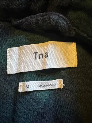 Aritzia TNA Medium Dark Green and Black Plaid Button Down Flannel Shirt thumbnail 3