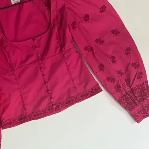 Aritzia WILFRED Palo Santo Blouse La Boheme Electron Fuchsia Embroidered XXS thumbnail 4