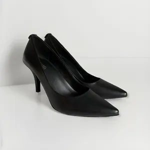 Michael Kors Alina Flex Leather Pumps Women's 7M Black Pointed Toe Heels thumbnail 4
