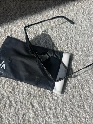 Quay Australia Black Metal Aviator Sunglasses thumbnail 4