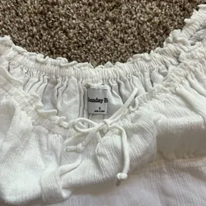 NEW Aritzia Sunday Best Babydoll Dress White Puff Sleeves Mini Bow Size Small thumbnail 2