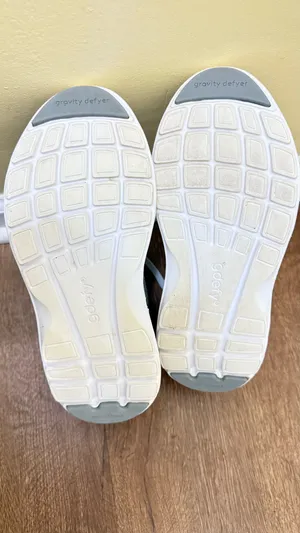 STAINED Gravity Defyer Womens XLR8 Running Shoe White Gray Size 9 thumbnail 5