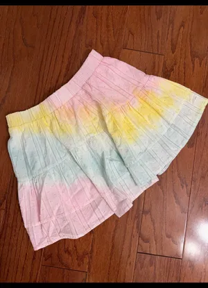 Storia Pastel Rainbow Skirt multi-tiered ruffled mini skirt - Size Medium .***Refer to measurements and sizes. Comfy & lightweight. Gently warn and excellent condition. Measurements approximately: 13” waste not fully stretched out from elastic x 14.5” long. Non-smoking home. Priced to sell at as is condition. Don’t like my price make reasonable offer. thumbnail 3