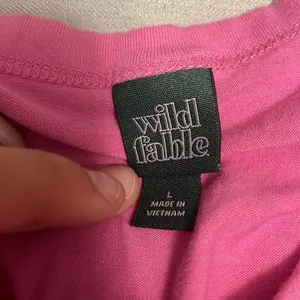 Wild Fable Cute Cropped T shirt! thumbnail 3