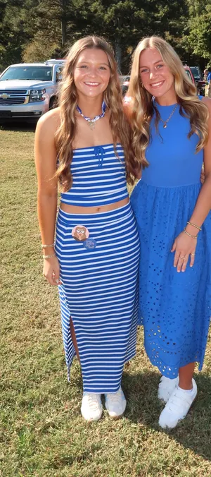 Blue striped set  thumbnail 1