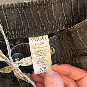 Vuori Ripstop Climber Pants in Gray thumbnail 4