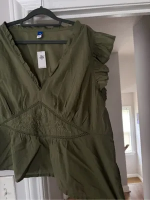 Old Navy Olive Green V-Neck Ruffle Sleeve Blouse thumbnail 3