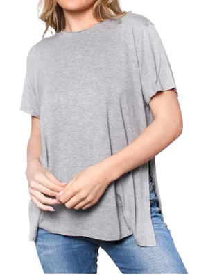 Francesca's Size Medium Grey Casual T thumbnail 1