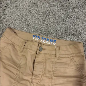 Women’s VIP JEANS Beige Cargo Pants Size 5/6 Baggy Pants Cream EUC thumbnail 2