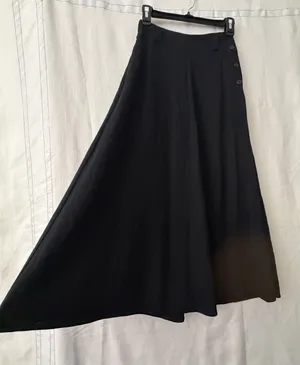 Calvin Klein women’s Size 4 Black Wool A-Line Skirt Side Buttons/Pocket(A582) thumbnail 1