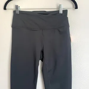 NWT‎ Free People Movement Wrap Lose Control Leggings in Gravel Stone Gray thumbnail 7