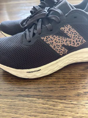 New Balance sneakers thumbnail 3