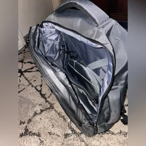 ⚠️ SOLD ⚠️Travel backpack Gray thumbnail 8