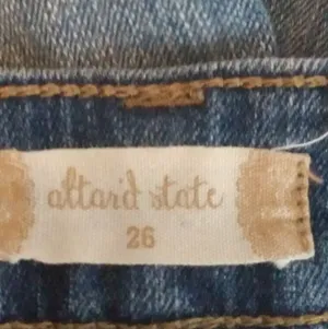 Altar'd State 27 Distressed Lace Trim Jeans Shorts thumbnail 3