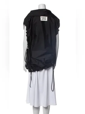 Burberry London Oversized Black Nylon Logo Drawstring Vest thumbnail 7