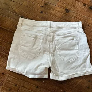 Gap white 5” preppy minimalist classic size 28 shorts thumbnail 3