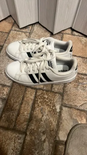 Adidas Sneakers thumbnail 1