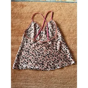 Victoria’s Secret Leopard Print Cami Top Size S Pink Ruffle Trim thumbnail 3