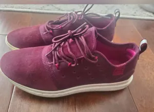 Under Armor charged 24/7 running jogging shoes size 8.5 women's burgundy thumbnail 1