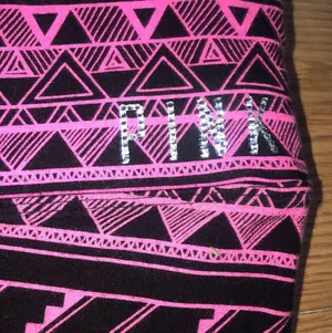 VS PINK geometric print capri leggings thumbnail 3