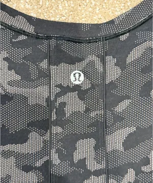 Lululemon Camo Tee thumbnail 3