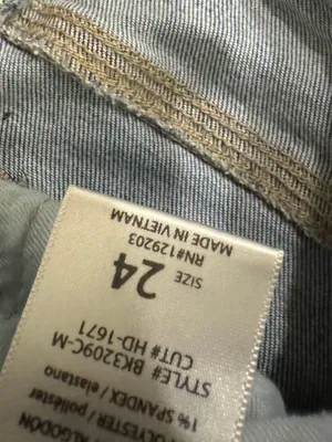 Hidden Jeans Cropped Flare Stretch Jean thumbnail 4