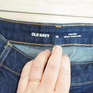 Old Navy Women's Size 16 Wow Wide Leg Jeans High Rise Dark Wash Denim Jeans thumbnail 4