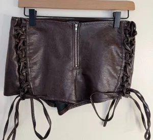 Pretty Little Thing Shorts Brown Size 4 thumbnail 1