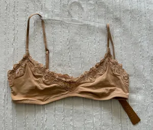 SKIMS Fits Everybody Lace Bra thumbnail 1