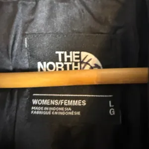 The North Face Black Down Fill Quilted Zip Up Winter Puffer Coat Women’s Large thumbnail 5