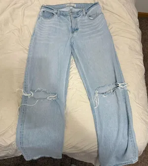 Abercrombie Low-Rise Baggy Jeans thumbnail 1