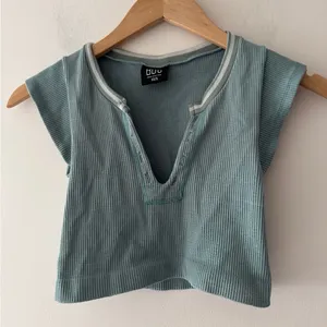 Urban Outfitters‎ BDG Teal Seamless Baby Crop Tee thumbnail 1