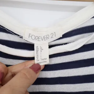 Forever 21 T-Shirt Womens L Oversized Blue White Striped Short Sleeve Excellent thumbnail 2