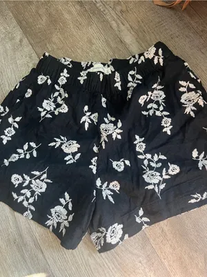 Abercrombie & Fitch Women's Black White linen‎ Embroidered Flower Shorts thumbnail 10