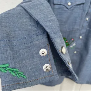 Wrangler Unisex Women’s Chambray Embroidered Shirt Pearl Snap Small thumbnail 8