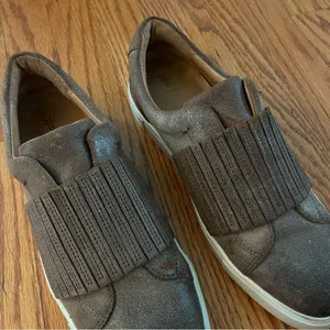 Frye | Women's Ivy Gore Distressed Leather Slip-On Sneakers in Brown Size 8.5 thumbnail 11
