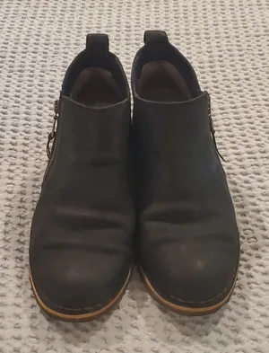 UGG Black Ankle Booties with Cozy Lining and Durable Sole (23) thumbnail 1